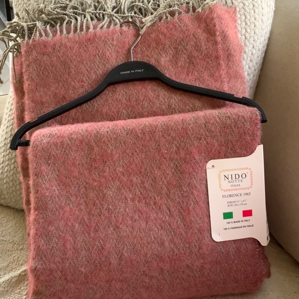 💖Wool / Cotton Nido Notte Italia throw 
51”x67”